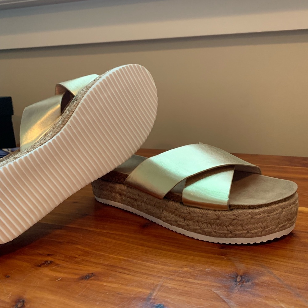 Brand new gold flatforms